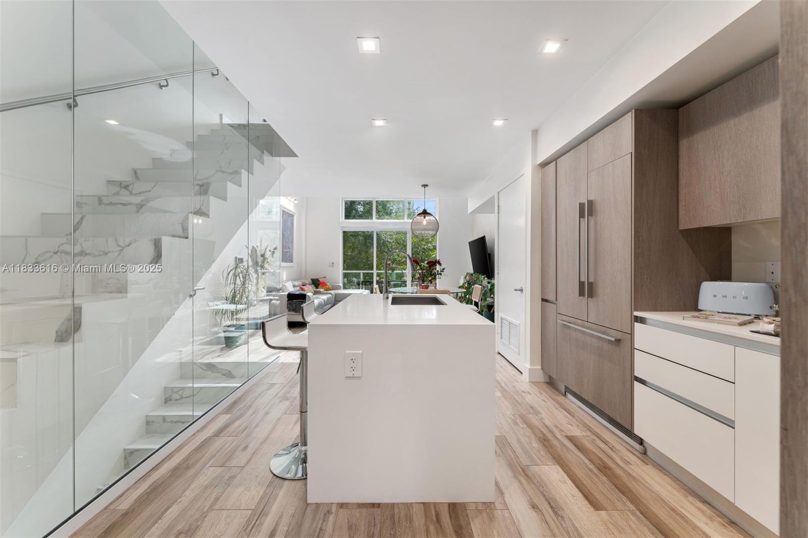 ONE BAY CONDO - Residential