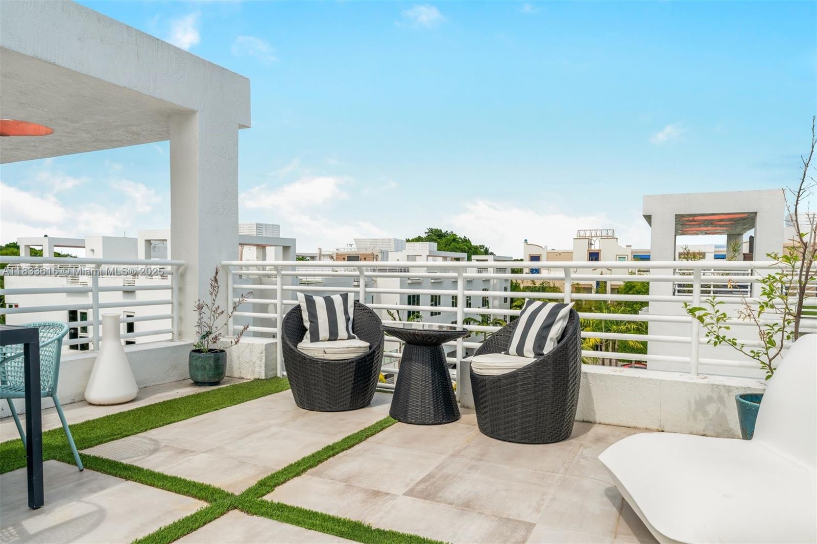 ONE BAY CONDO - Residential