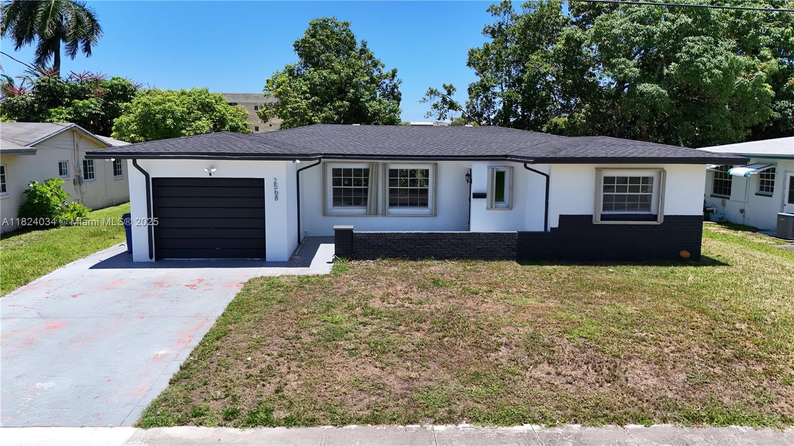 LAUDERDALE LAKES EAST GAT - Residential