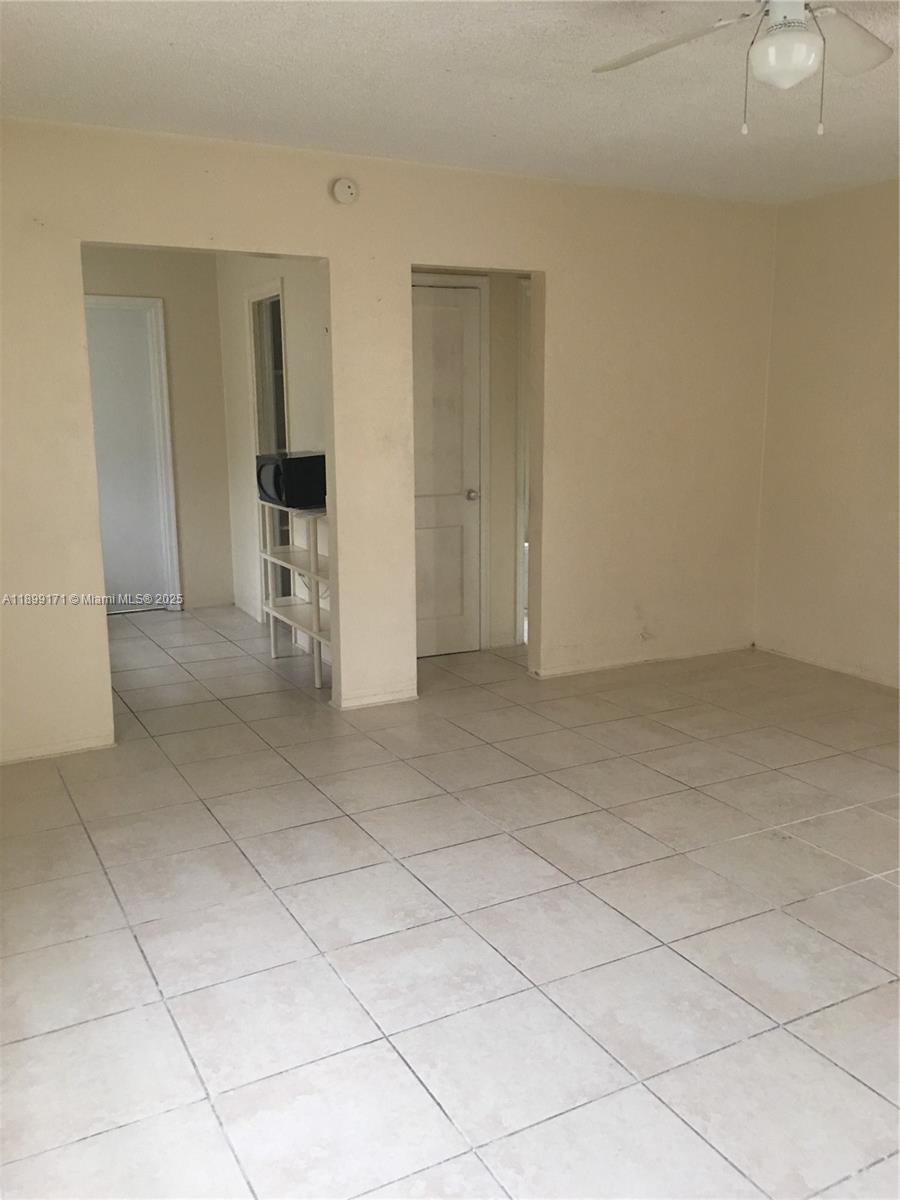 BROWARD MANOR OF HOLLYWOO - Residential Lease