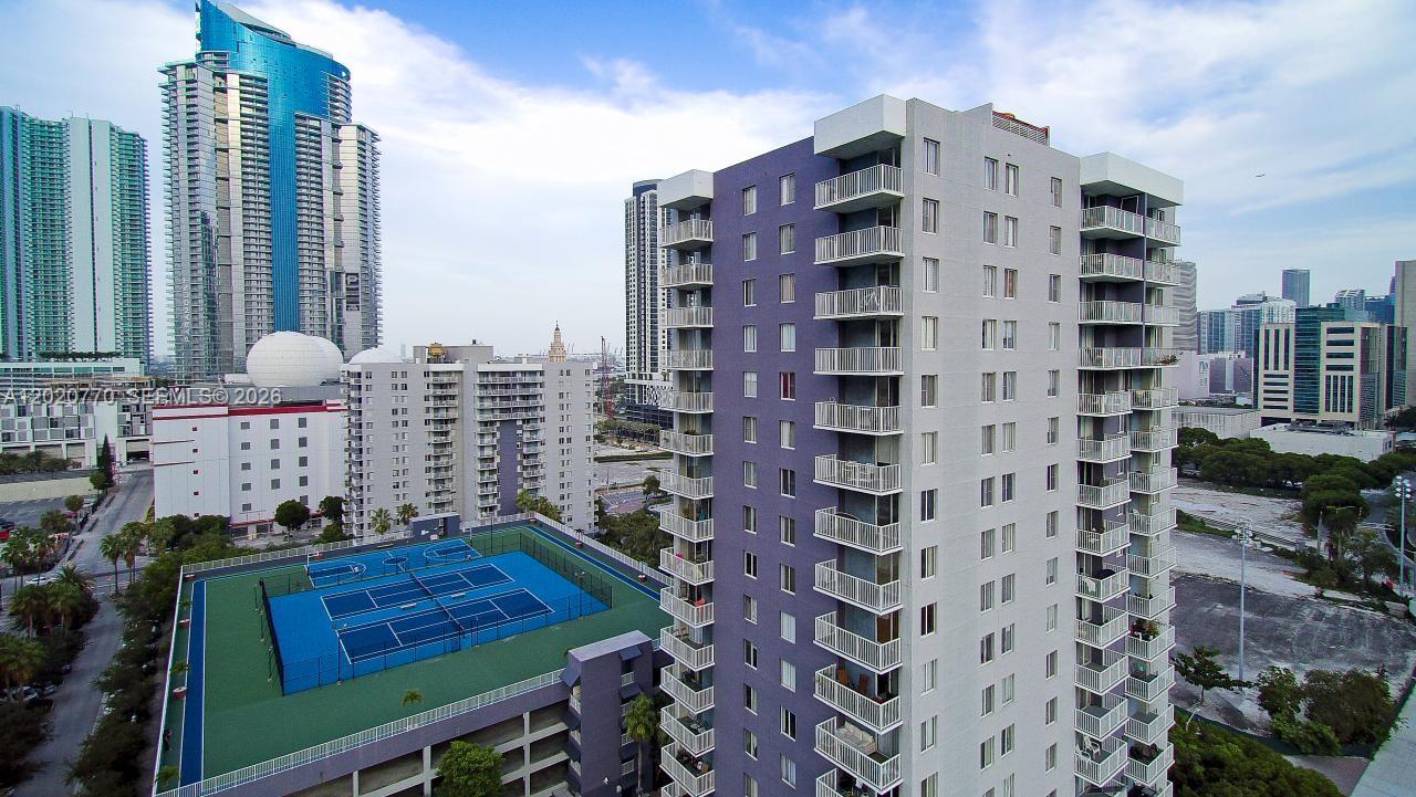 MADISON DOWNTOWN CONDO - Residential