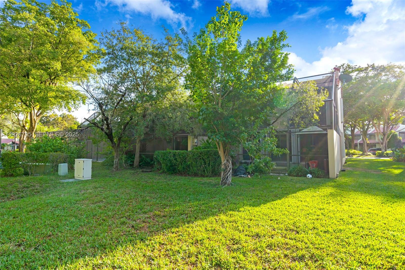 COSTA DEL SOL CONDO N - Residential