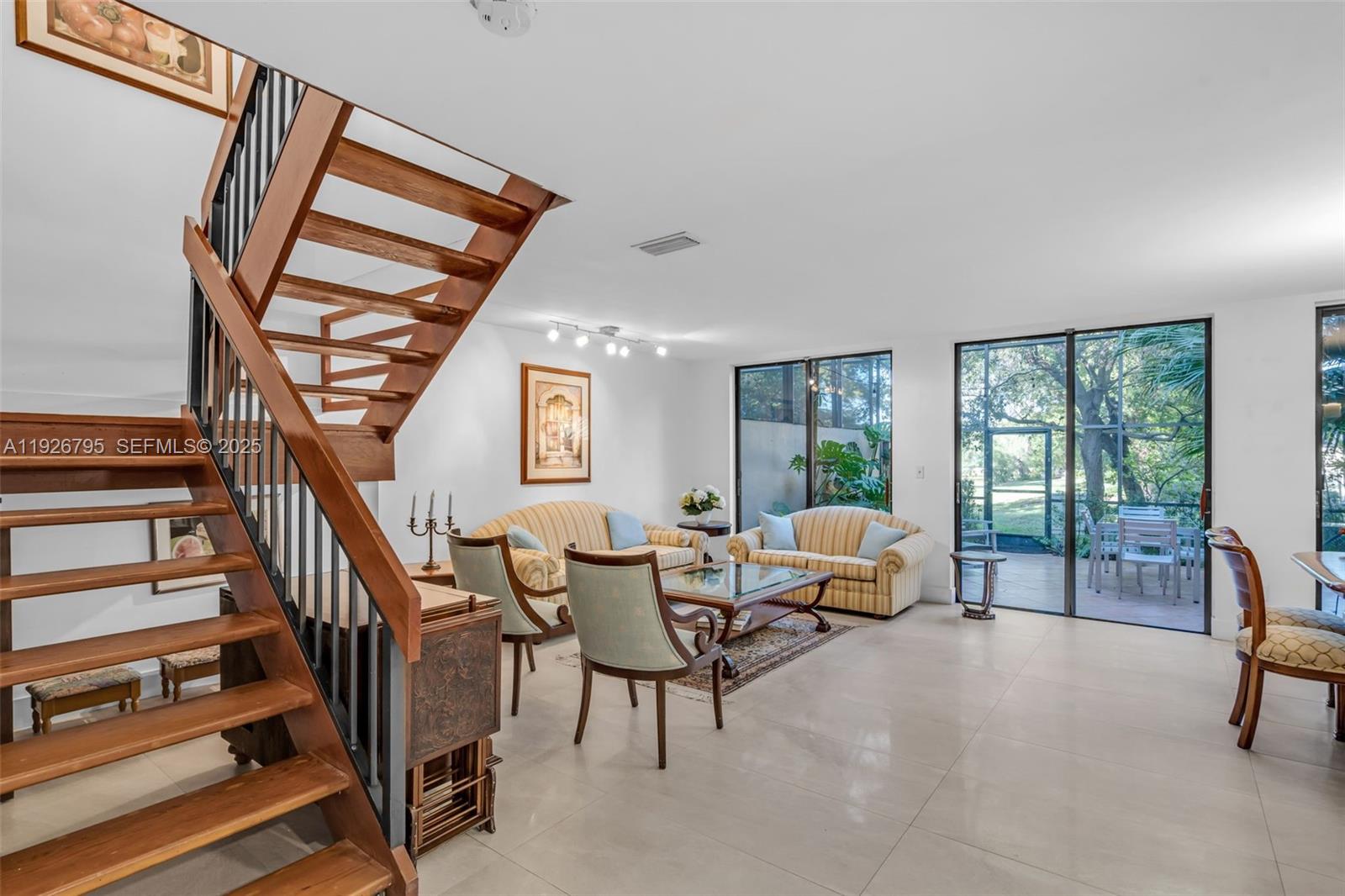 COSTA DEL SOL CONDO N - Residential