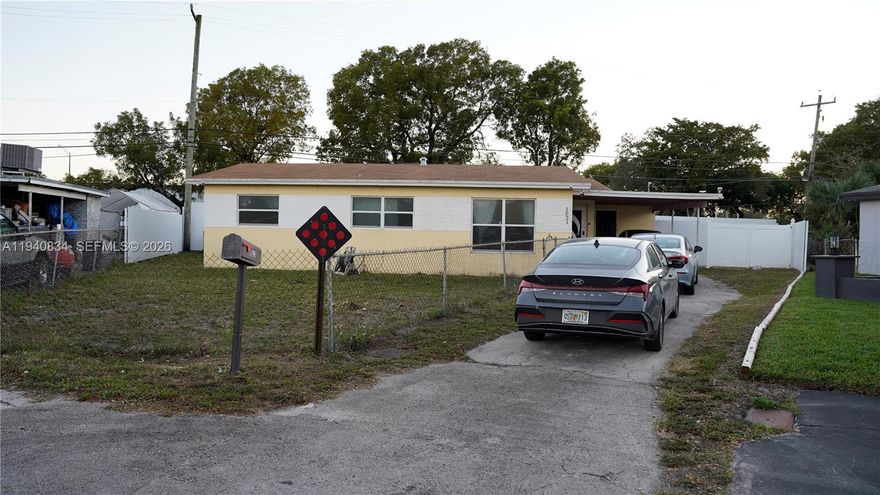 SPACIOUS 3/2 HOME IN FORT LAUDERDALE MINUTES FROM THE BEACH.  HOME HAS A LARGE YARD  AND PLENTLY OF PARKING SPACES. THIS PROPERTY HAS ALOT OF POTENTIAL AND WITH A LITTLE TLC CAN BE YOUR VERY OWN OASIS.  EASY ACCESS TO I-95, SHOPS, SCHOOLS AND MUCH MORE. MUST CALL AGENT FOR APPOINTMENT.