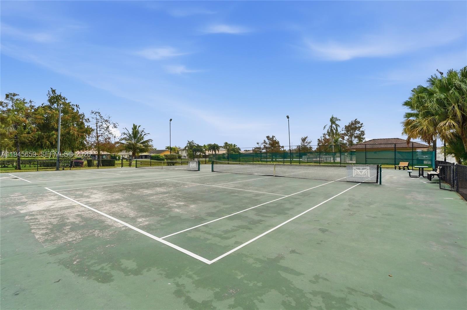 CRYSTAL POINTE - Residential