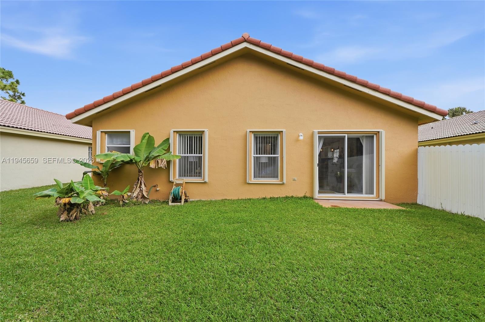 CRYSTAL POINTE - Residential