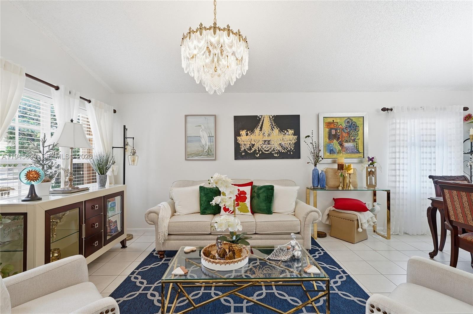 CRYSTAL POINTE - Residential