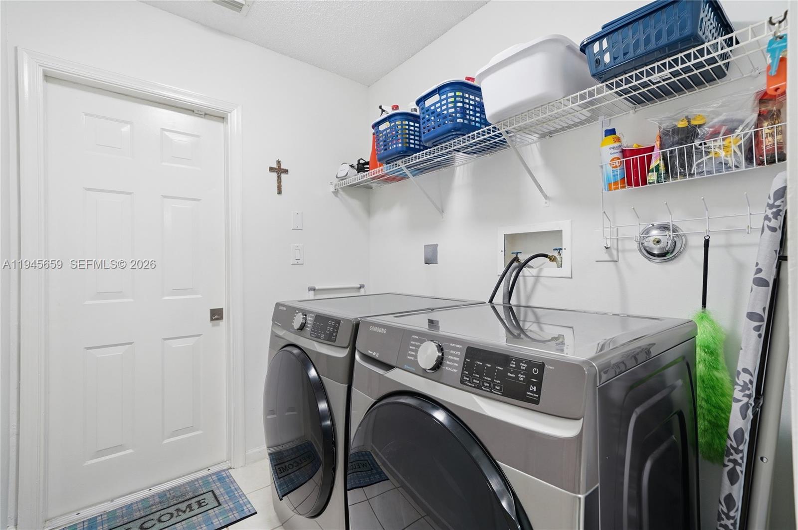 CRYSTAL POINTE - Residential