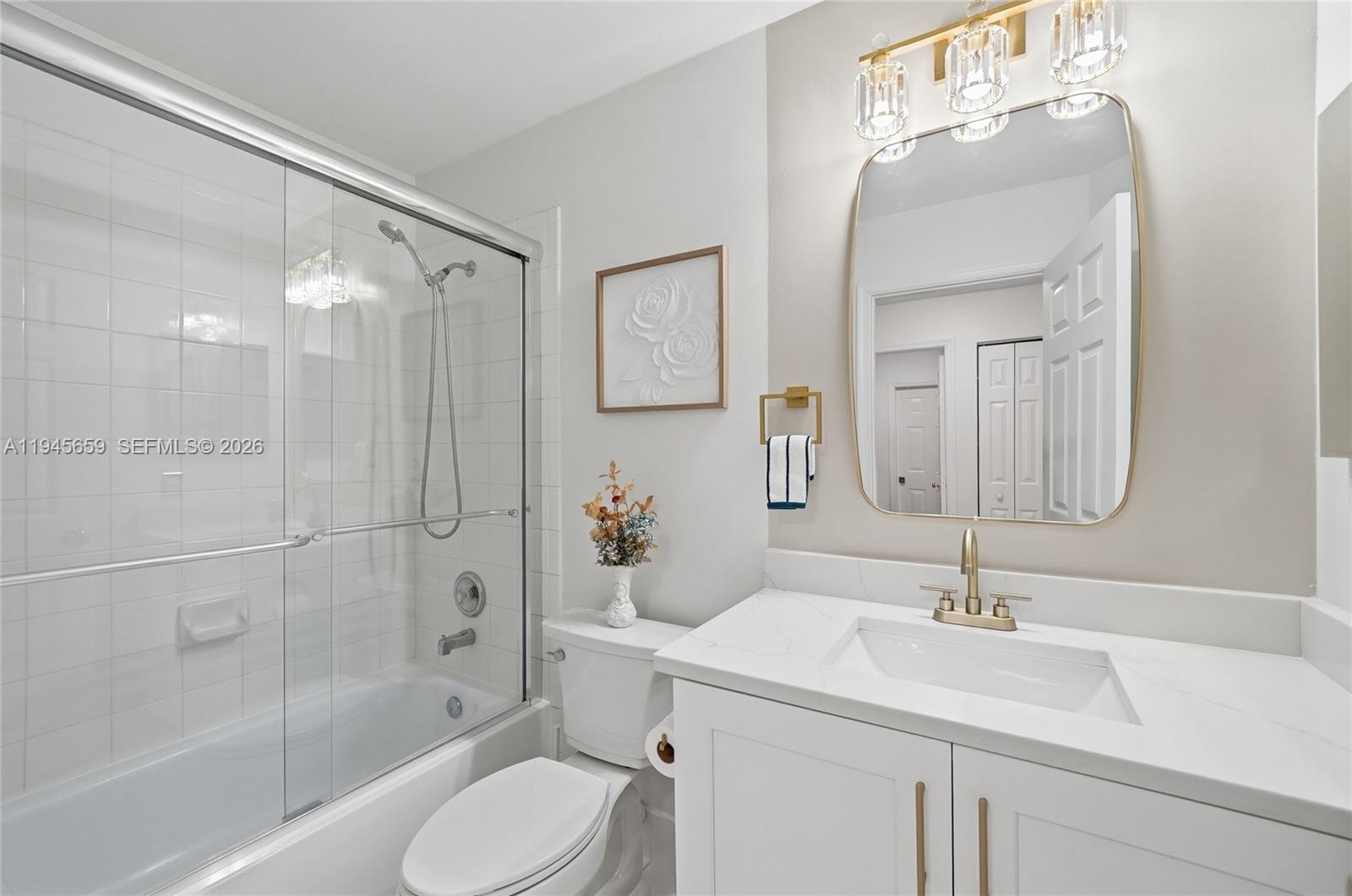 CRYSTAL POINTE - Residential