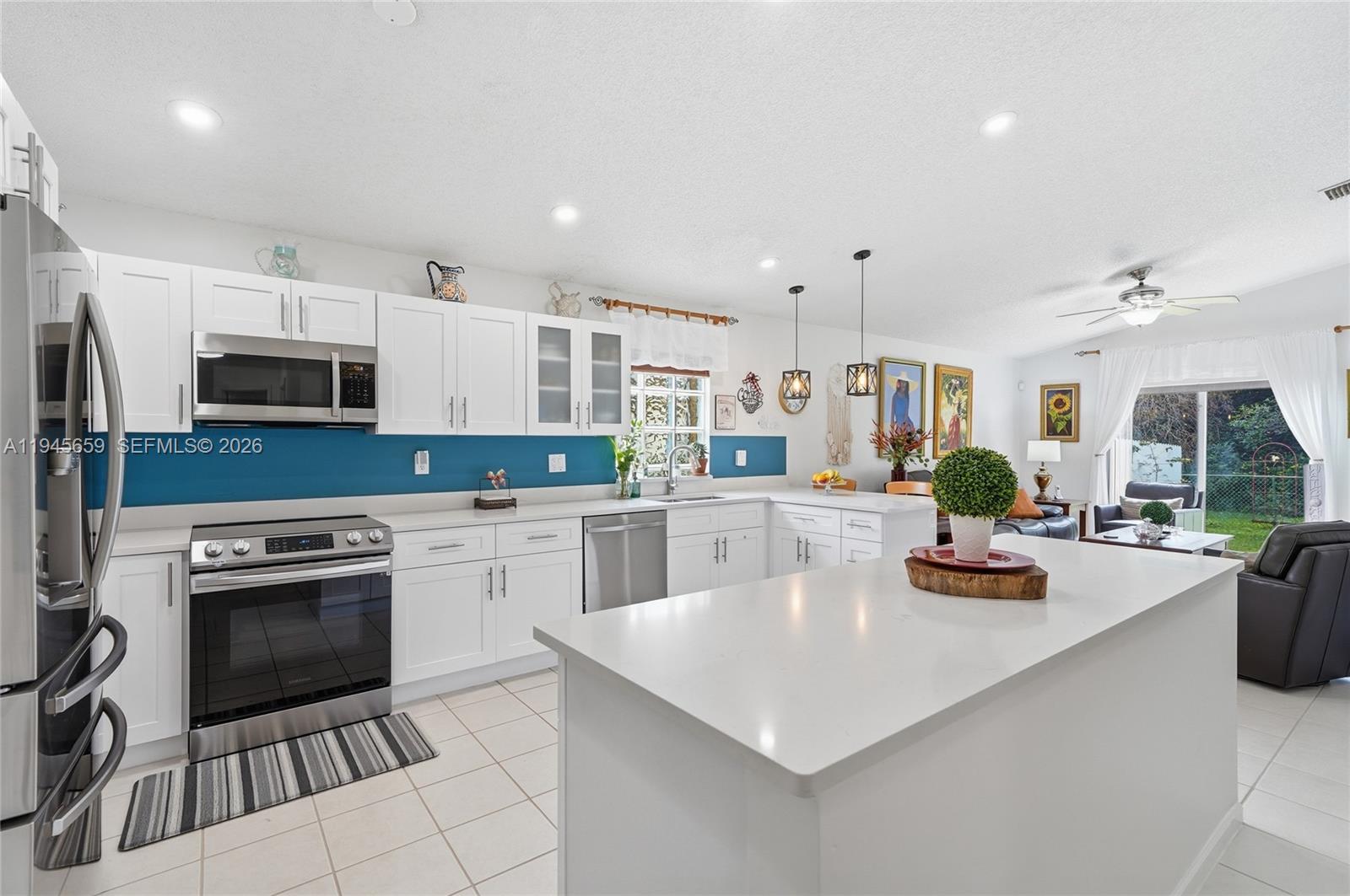 CRYSTAL POINTE - Residential