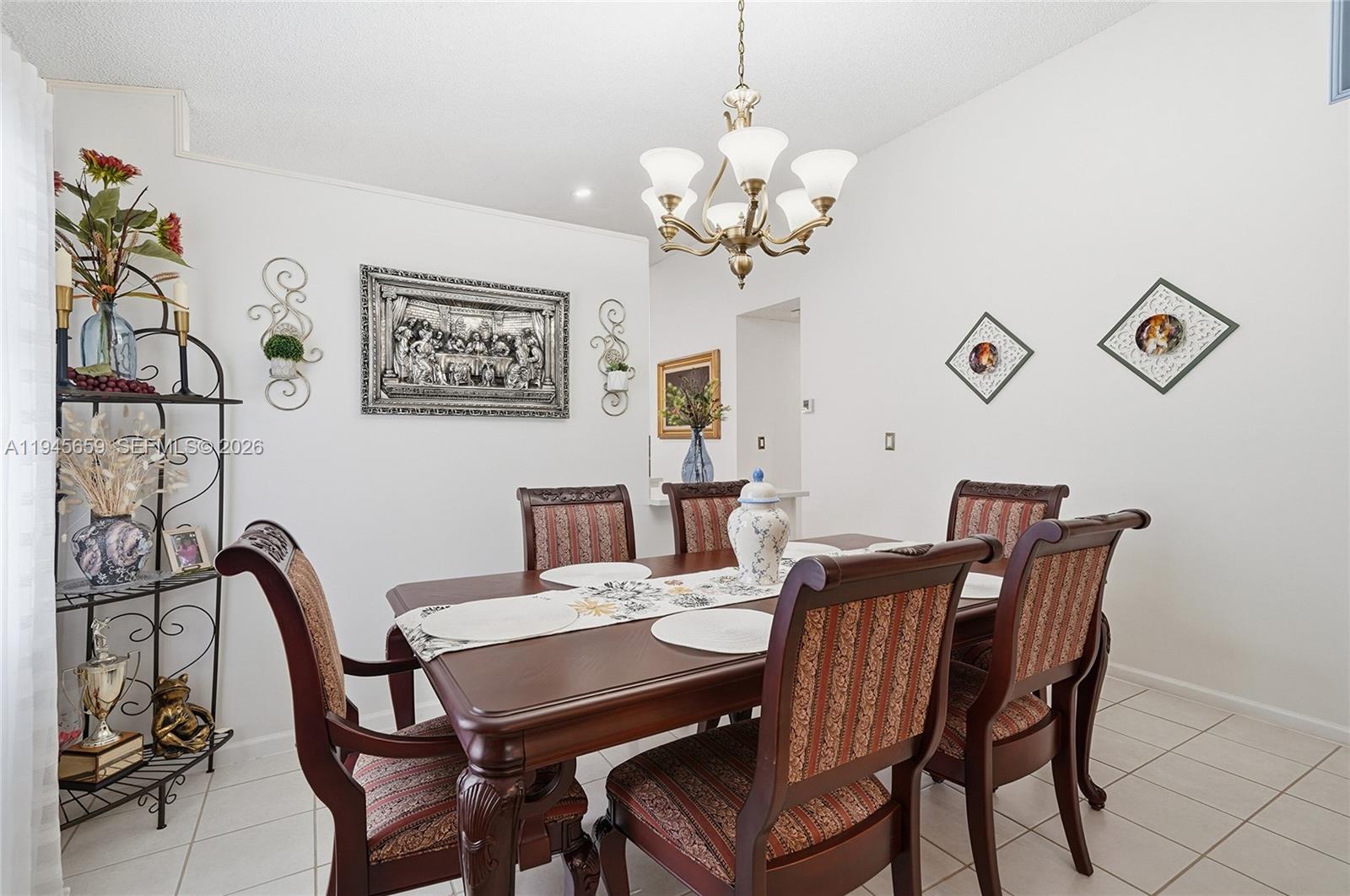 CRYSTAL POINTE - Residential