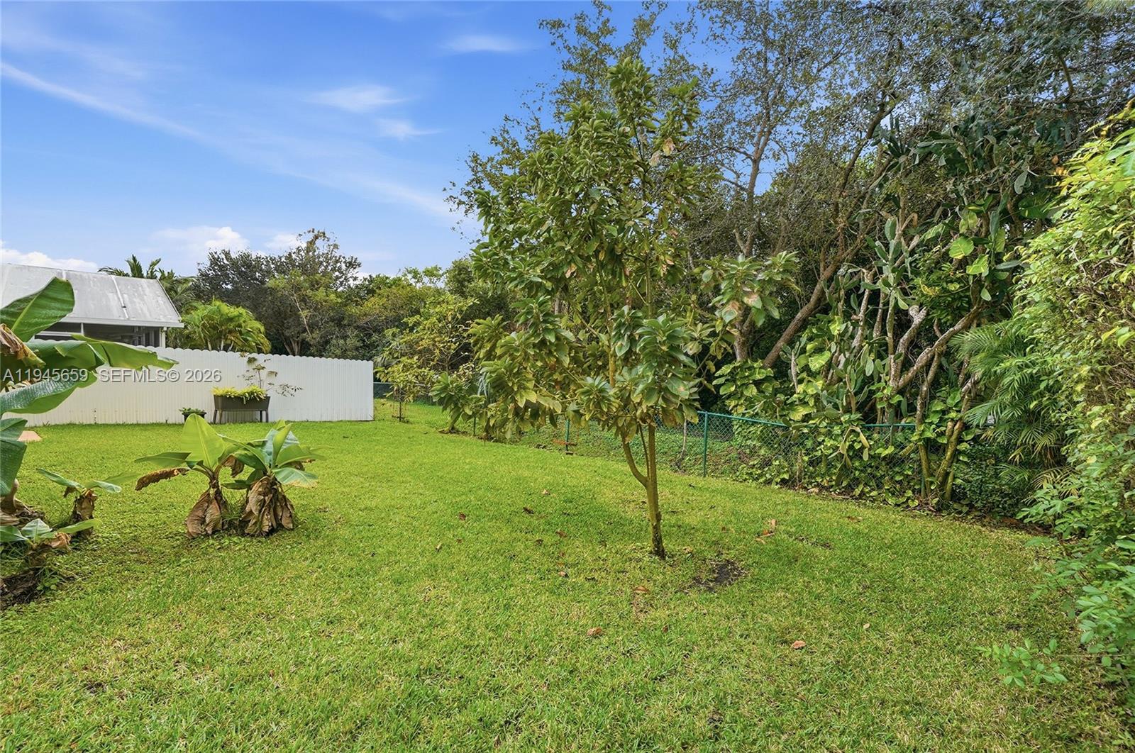 CRYSTAL POINTE - Residential