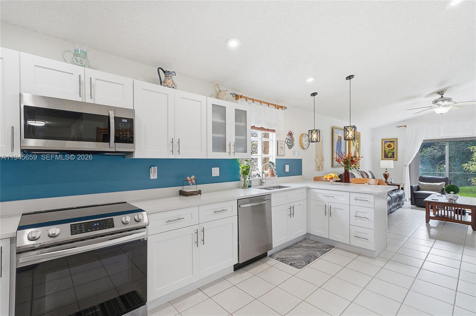 CRYSTAL POINTE - Residential