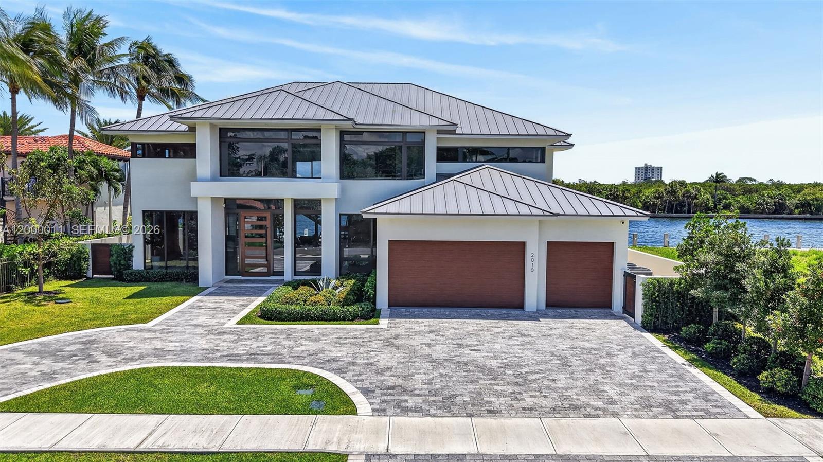 2010 Intracoastal Dr