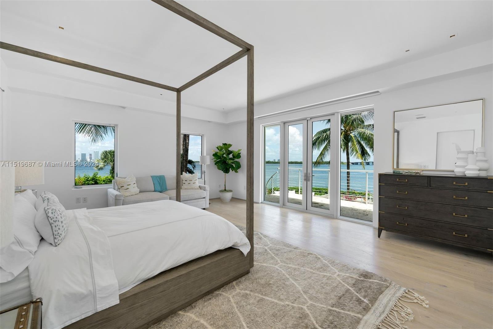 SUNSET ISLANDS-ISLAND NO - Residential