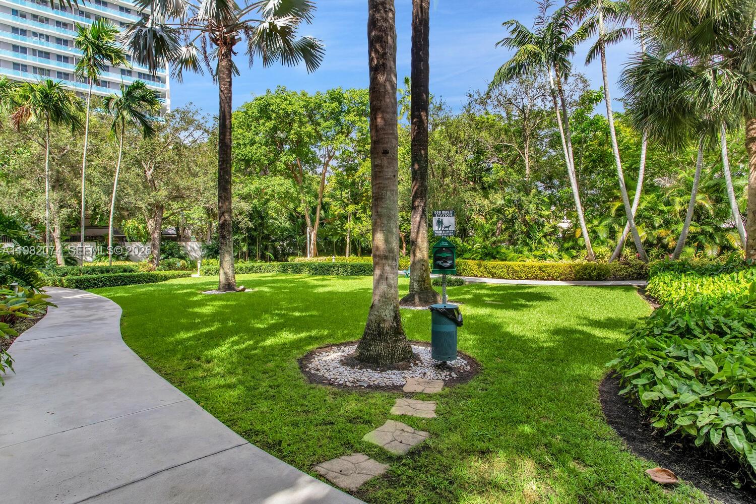 GROVE HILL TOWER CONDO - Residential Lease