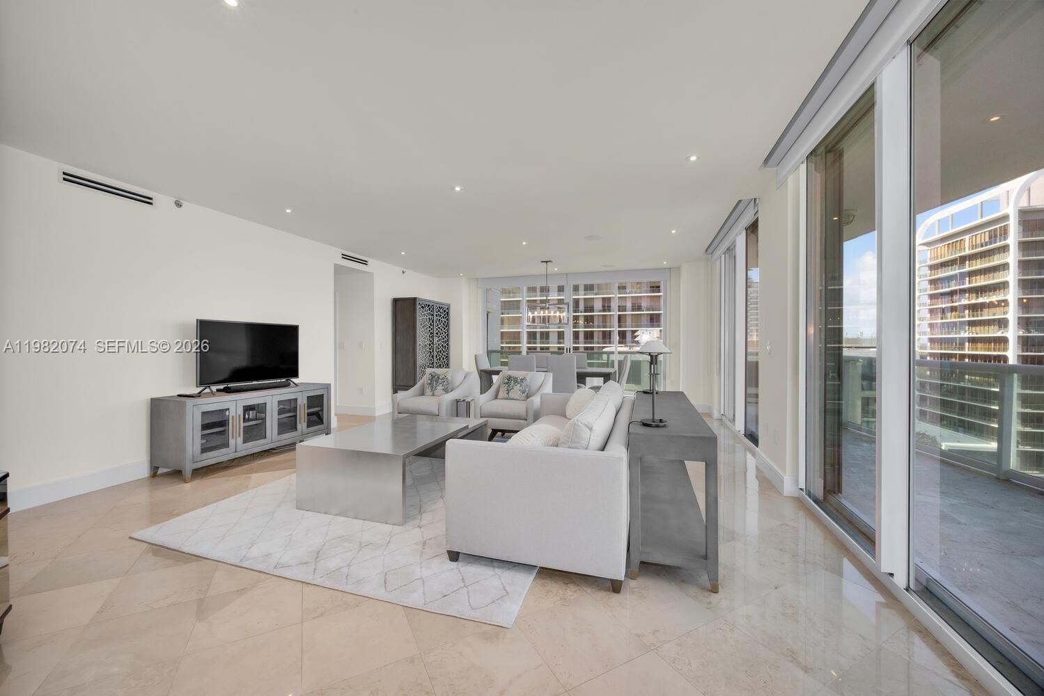 2645 S Bayshore Dr 1802