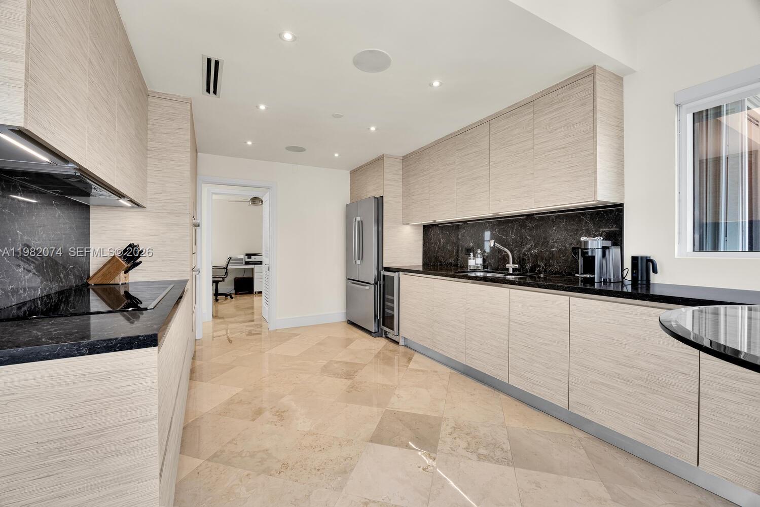 GROVE HILL TOWER CONDO - Residential Lease