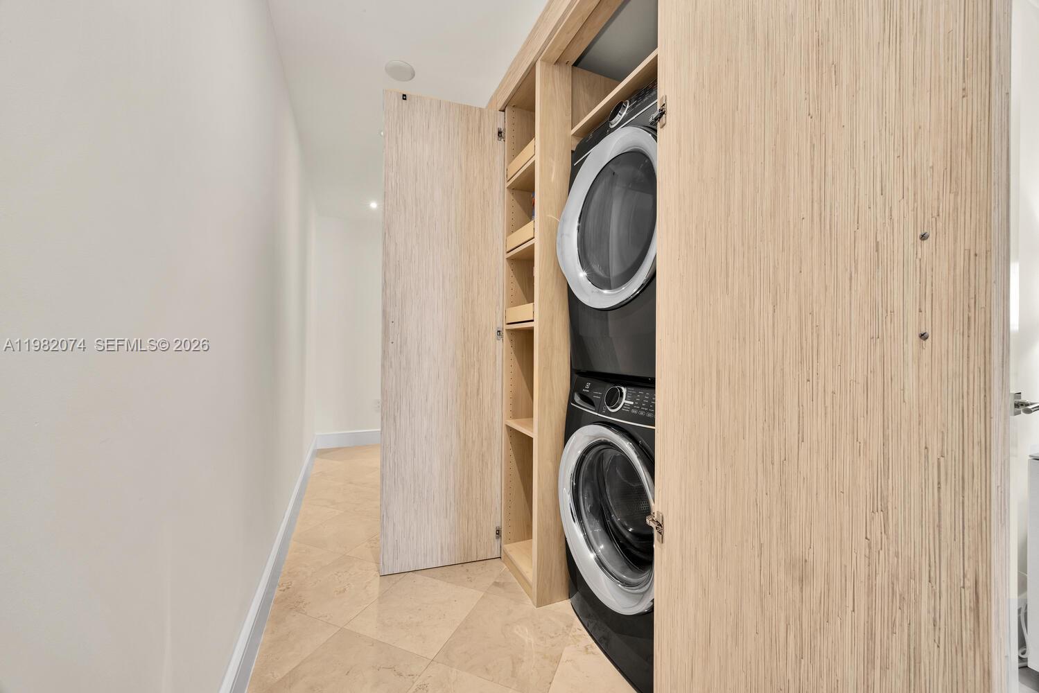 GROVE HILL TOWER CONDO - Residential Lease