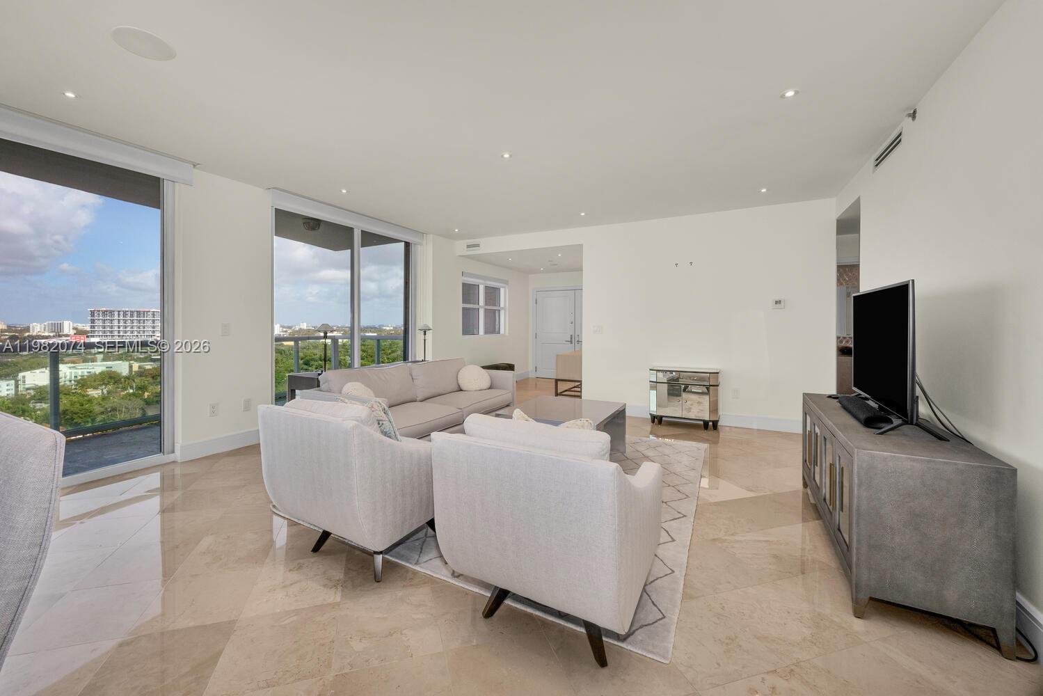 2645 S Bayshore Dr 1802