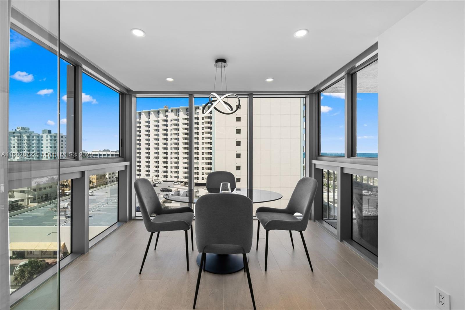 2655 Collins Ave 1009