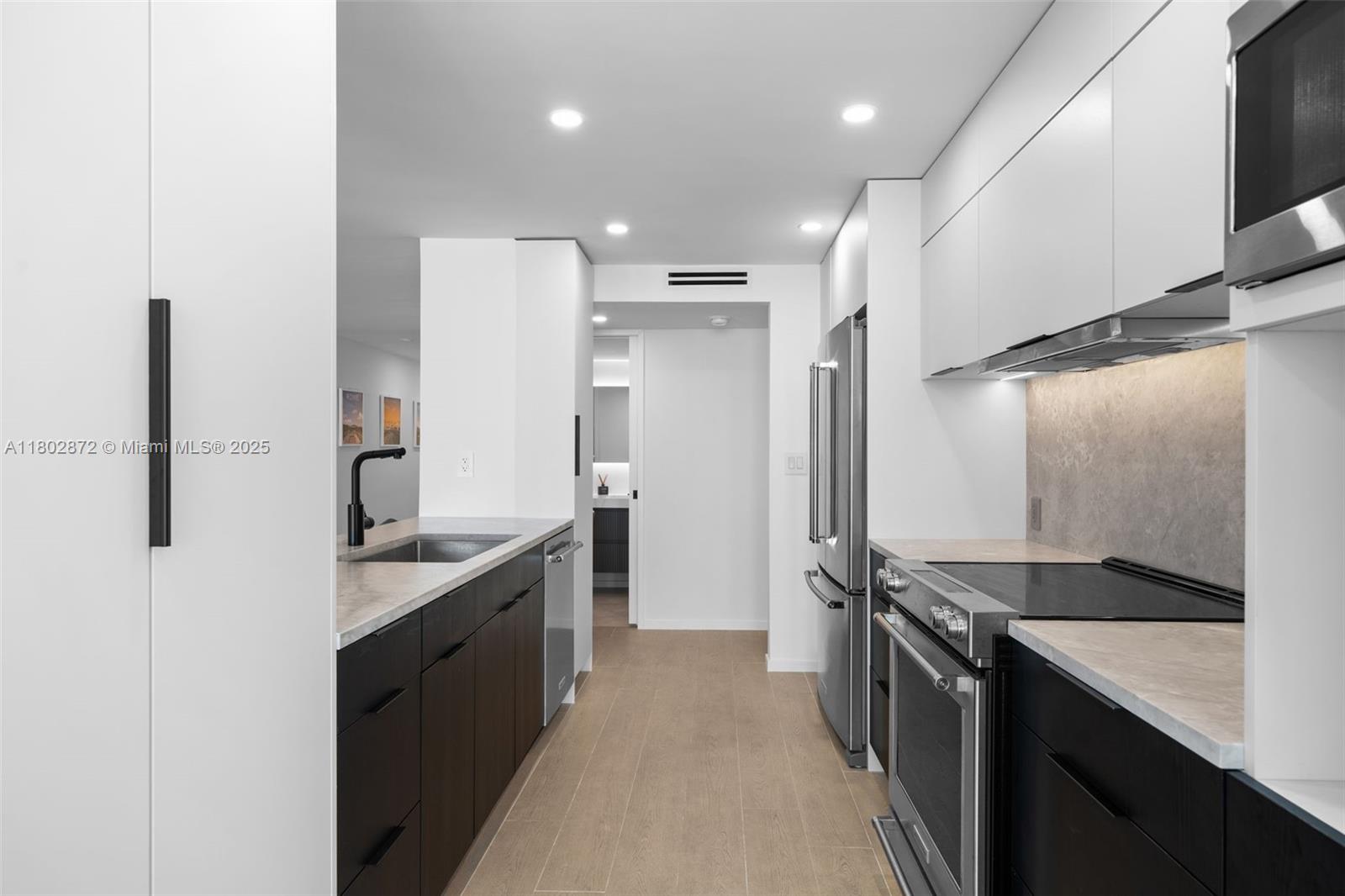 MIRASOL OCEAN TOWERS COND - Residential