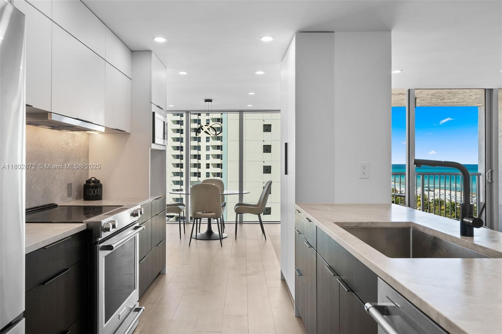 2655 Collins Ave 1009