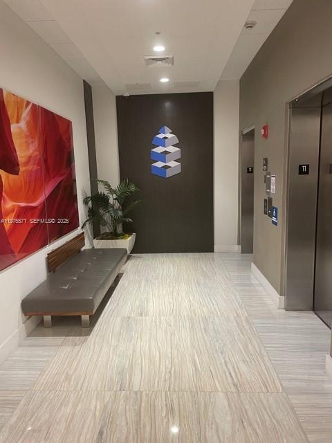 20200 West Dixie Hwy 809