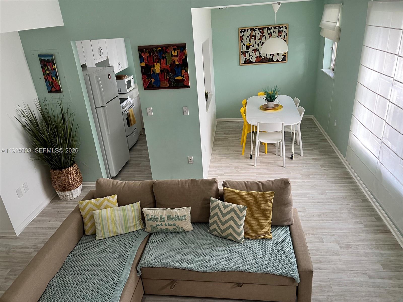 THE LINCOLN CONDO - Residential