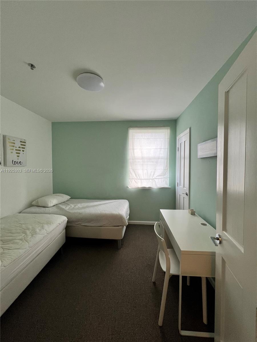 THE LINCOLN CONDO - Residential