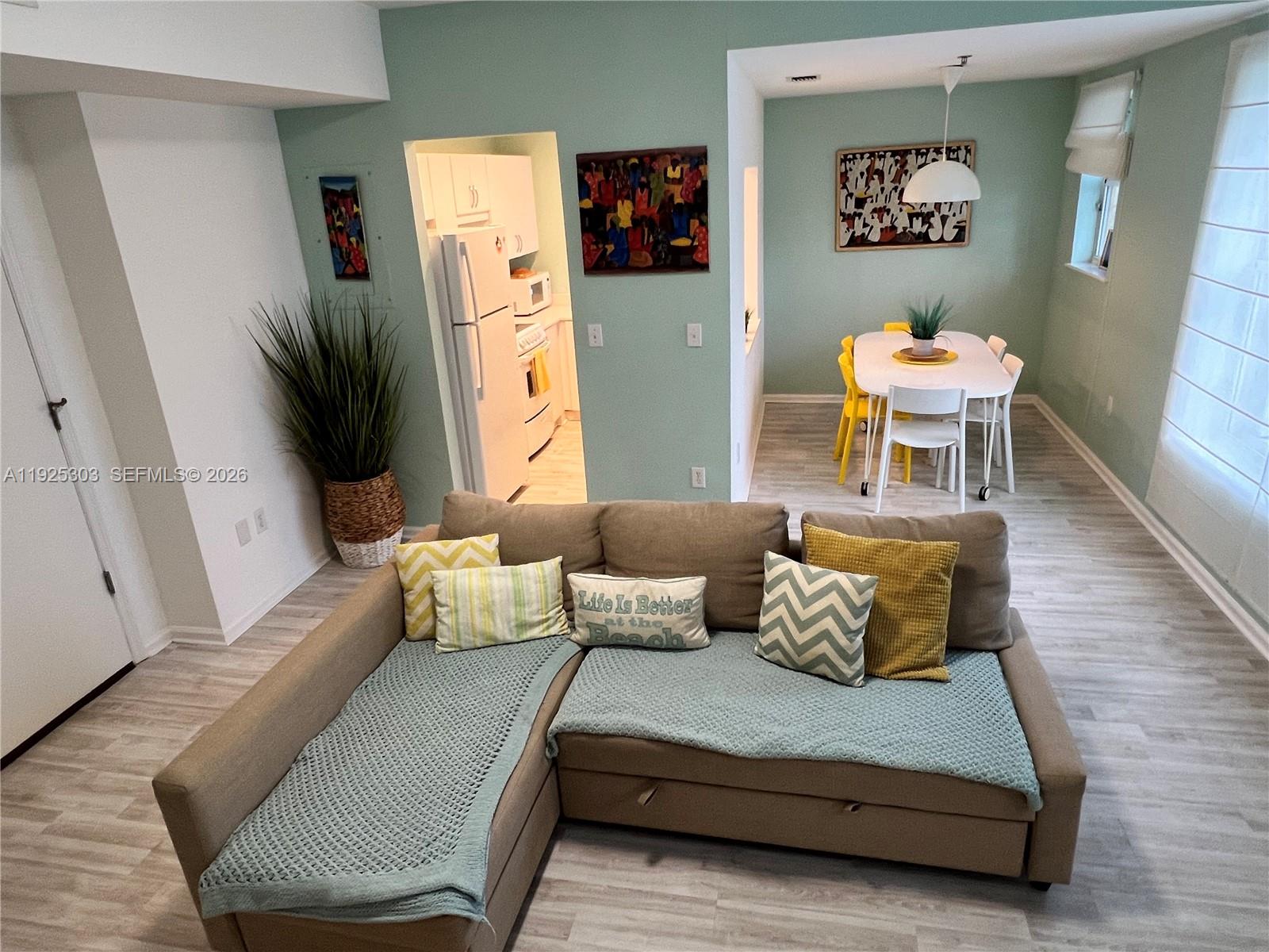 THE LINCOLN CONDO - Residential