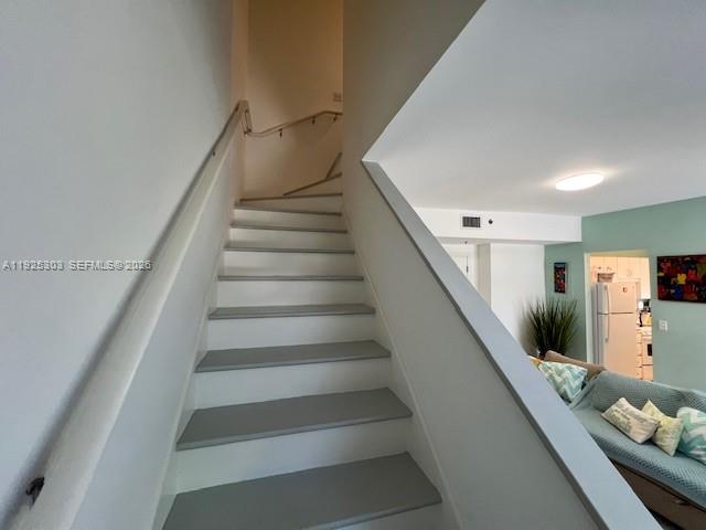 THE LINCOLN CONDO - Residential