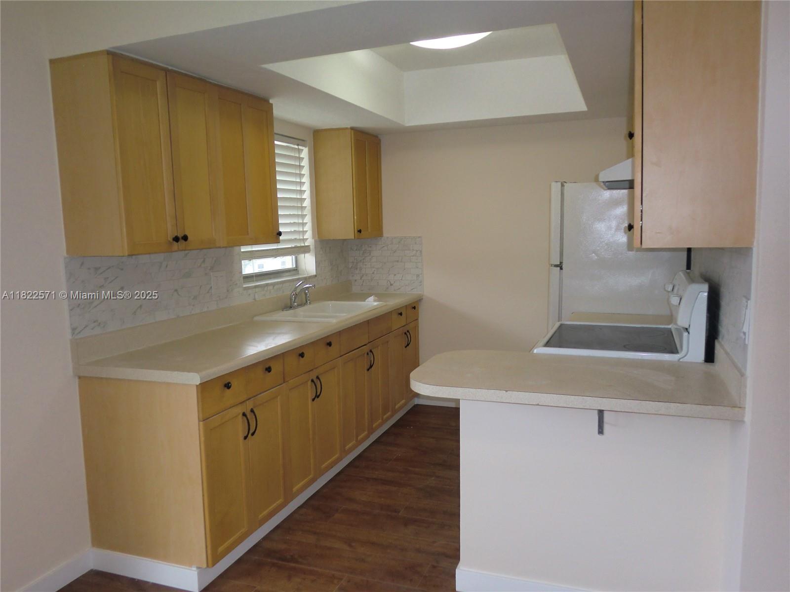 1643 Wiley St 12, Hollywood, Broward County, Florida - 1 Bedrooms  
1 Bathrooms - 