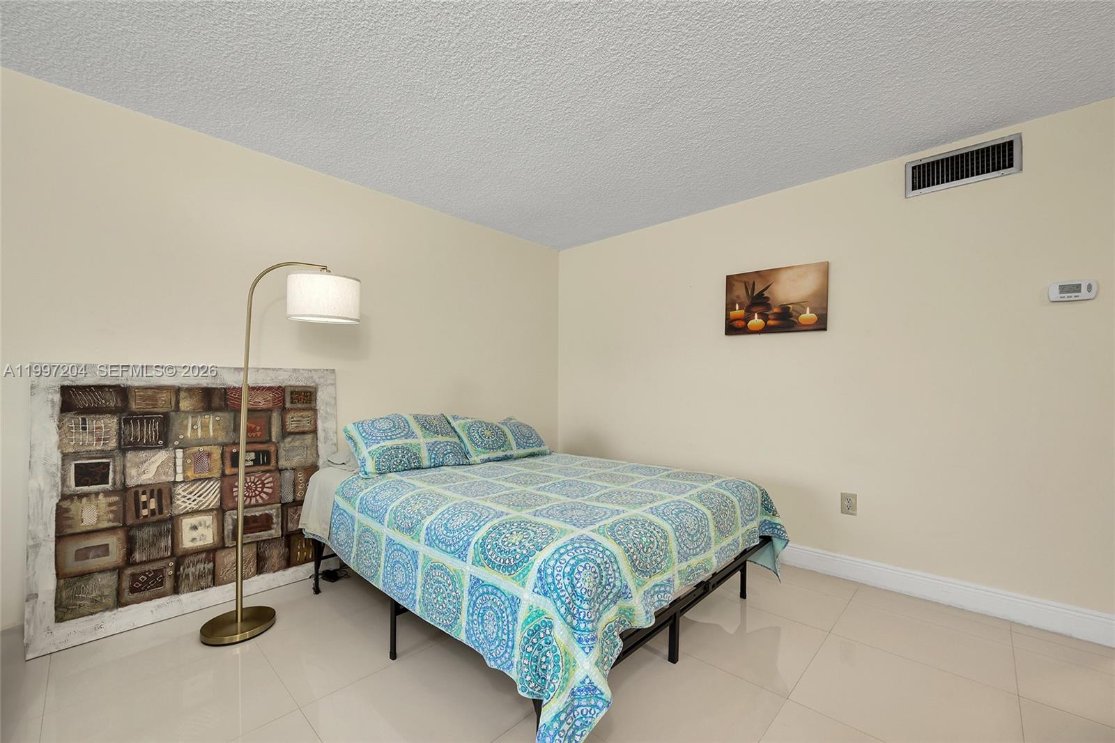 CARLYLE PLAZA CONDO - Residential