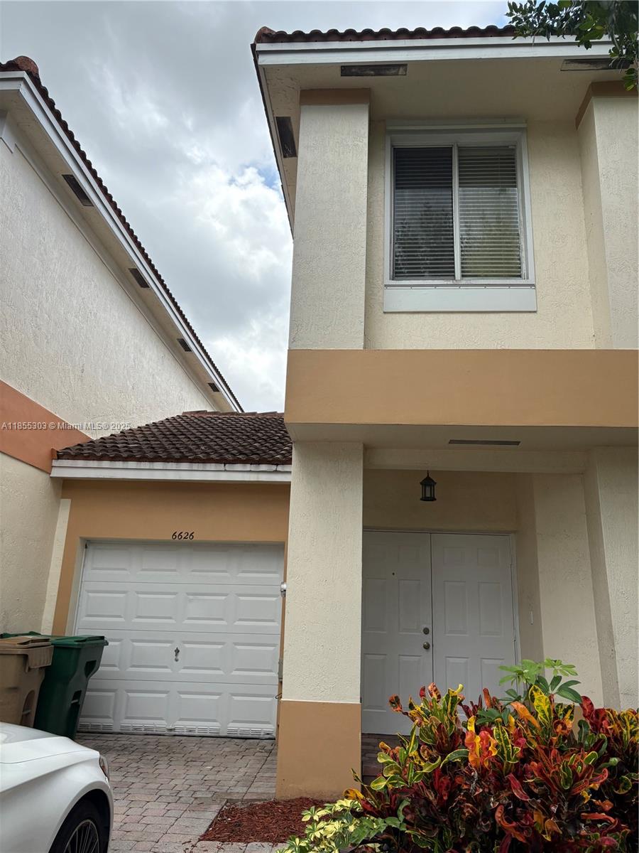 Freshly painted. Beautiful townhome. Looking for long term tenants. Water service not included with the rent payments. Association approval required.