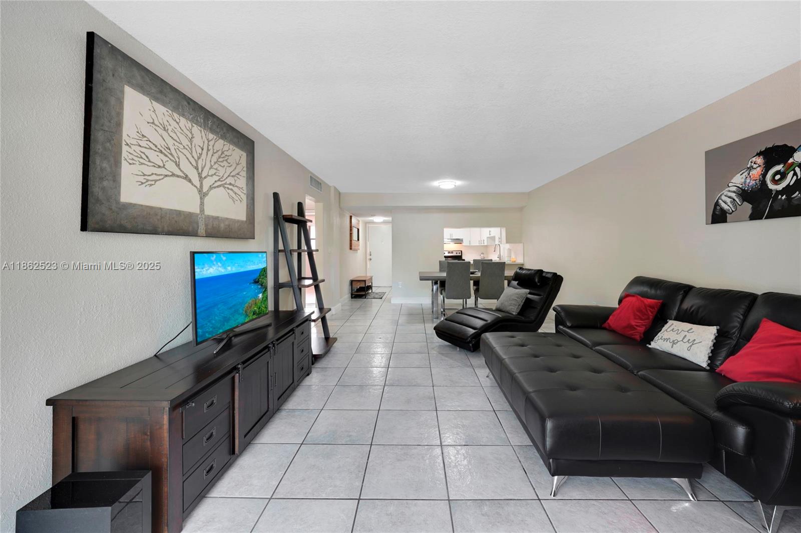 1810 W 56th St 3204