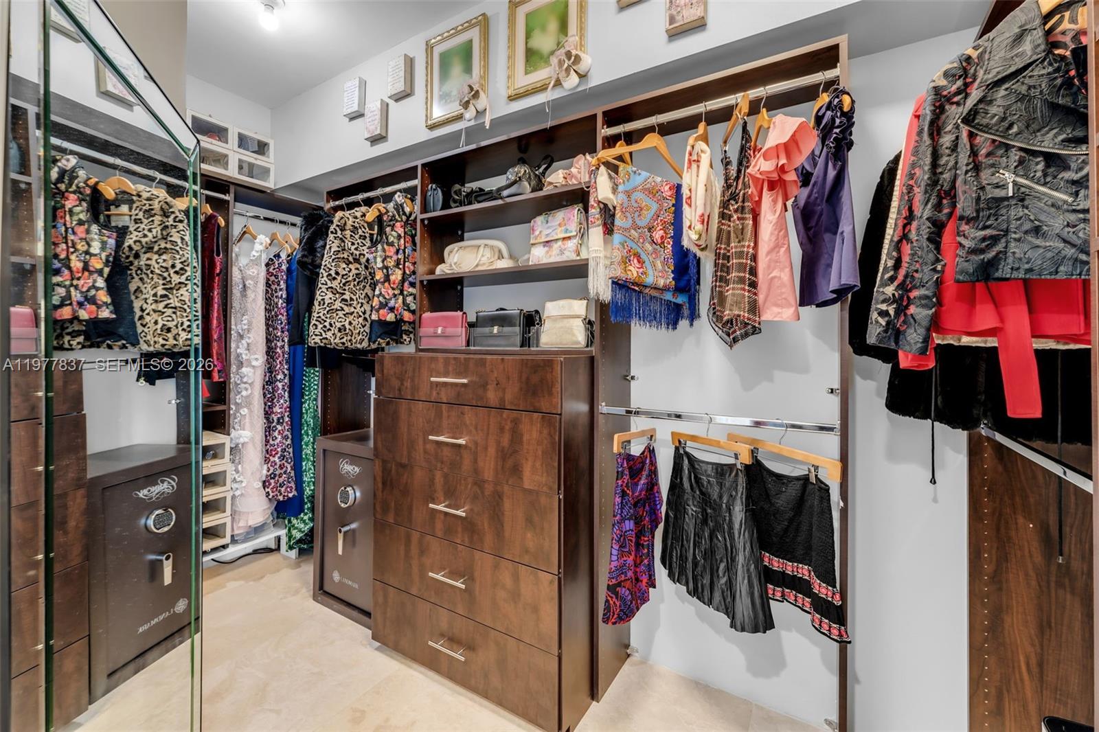 LAS OLAS RIVER HOUSE COND - Residential