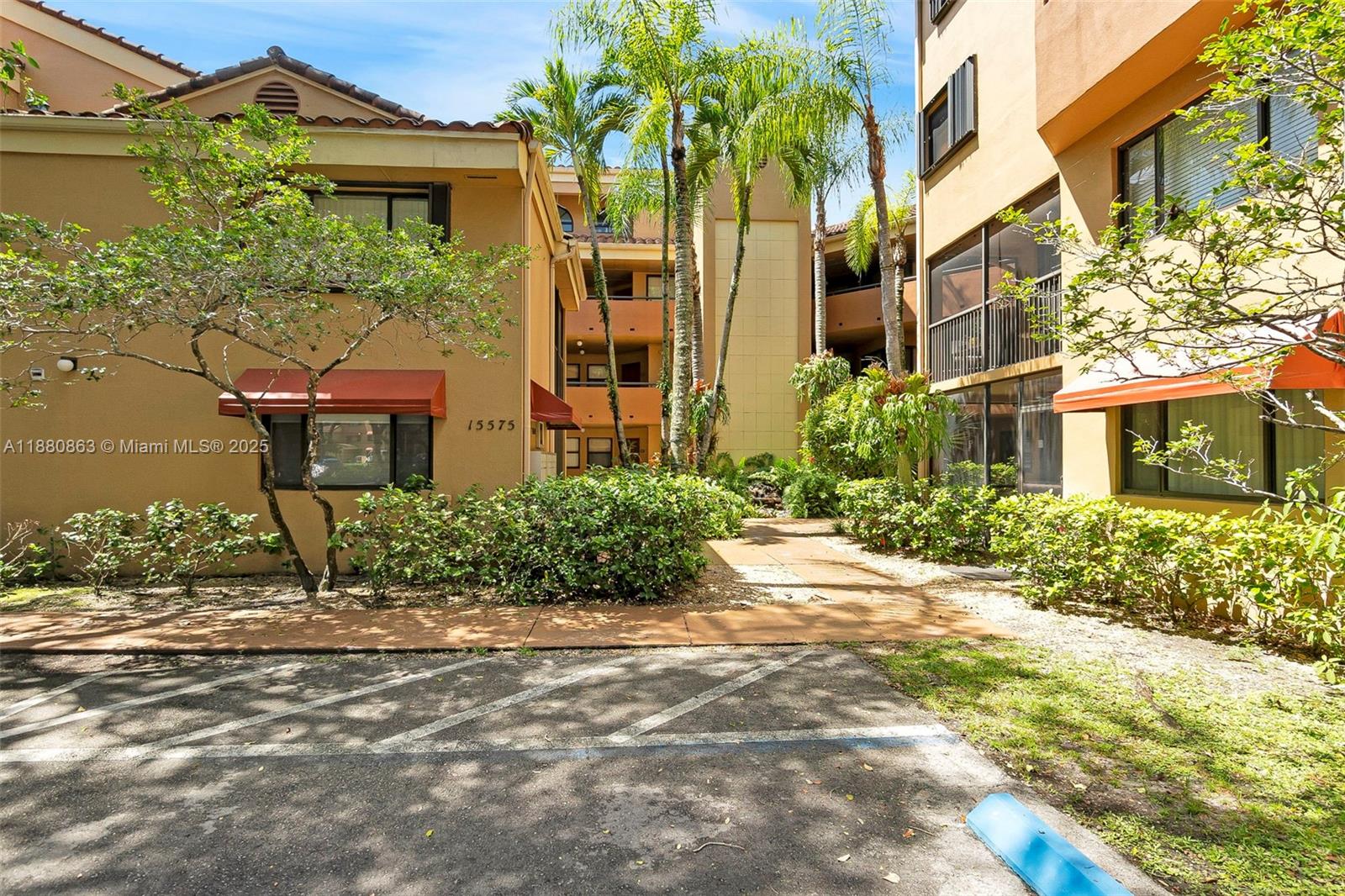 CELEBRATION POINT CONDO N - Residential Lease