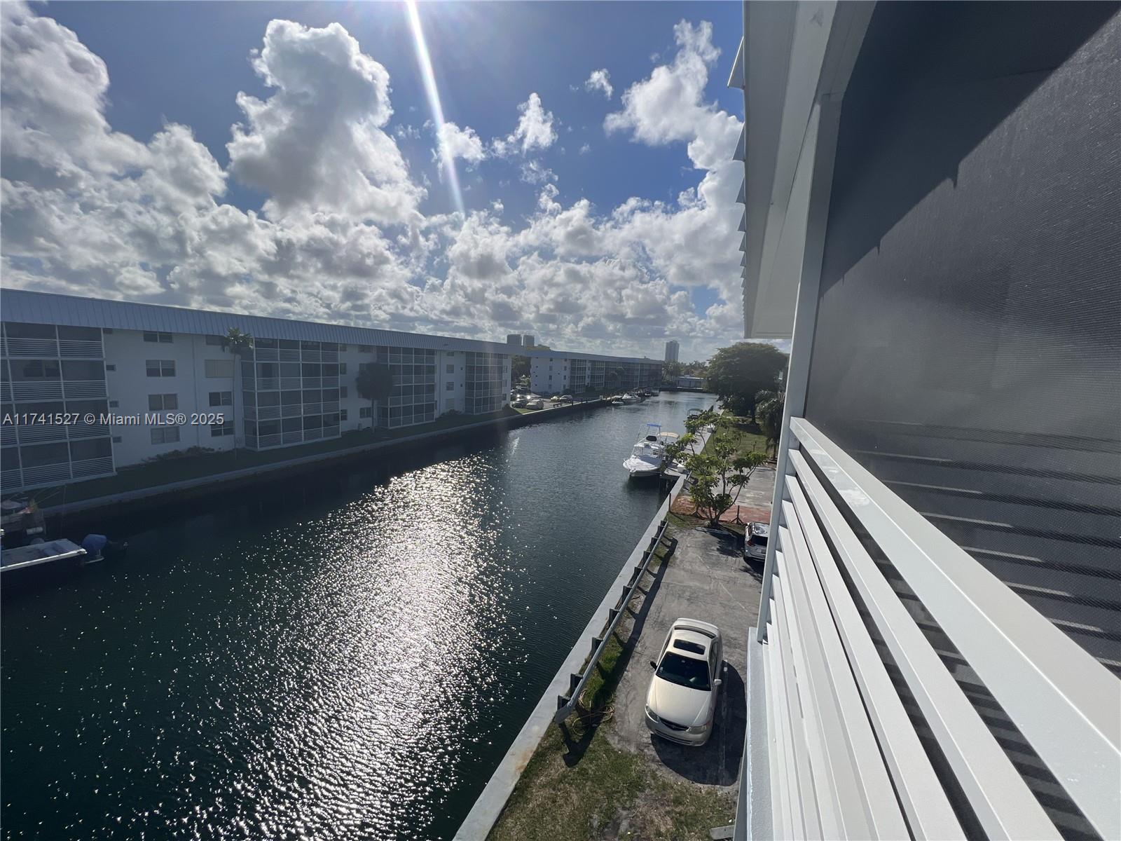 EDEN ISLES CONDO NO 5 - Residential