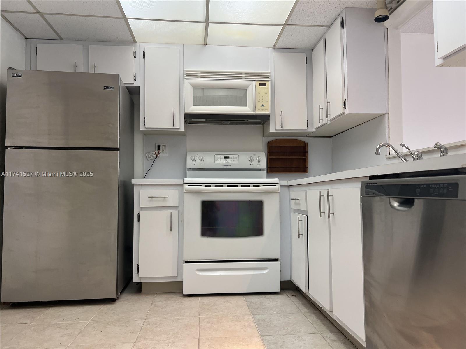 EDEN ISLES CONDO NO 5 - Residential