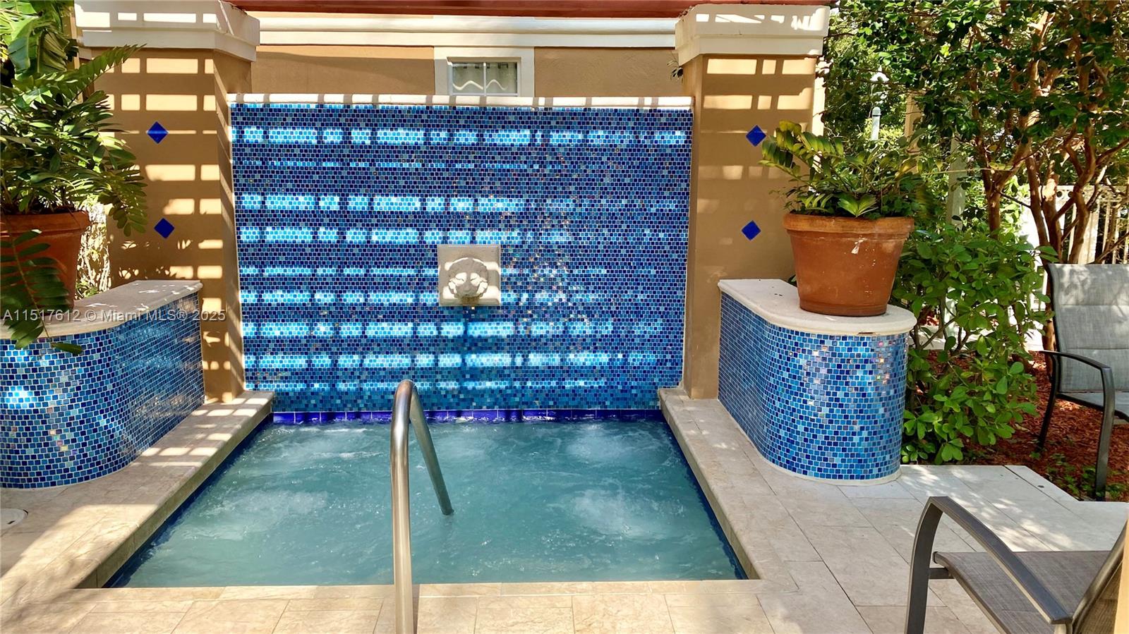 THE YACHT CLUB AT AVENTURA - Residential