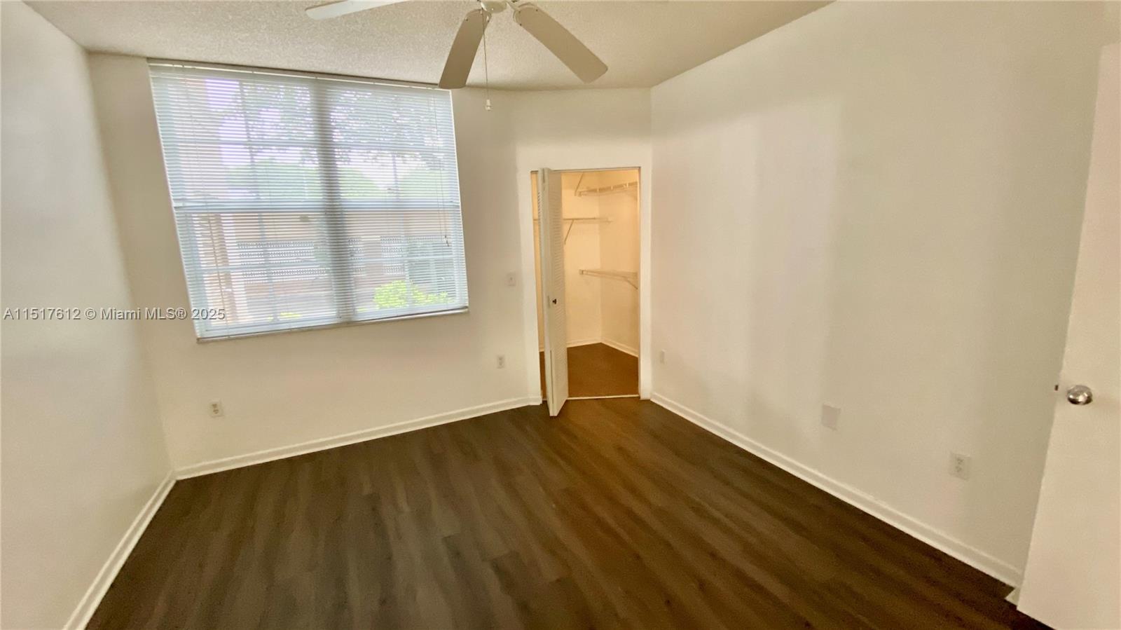 THE YACHT CLUB AT AVENTURA - Residential