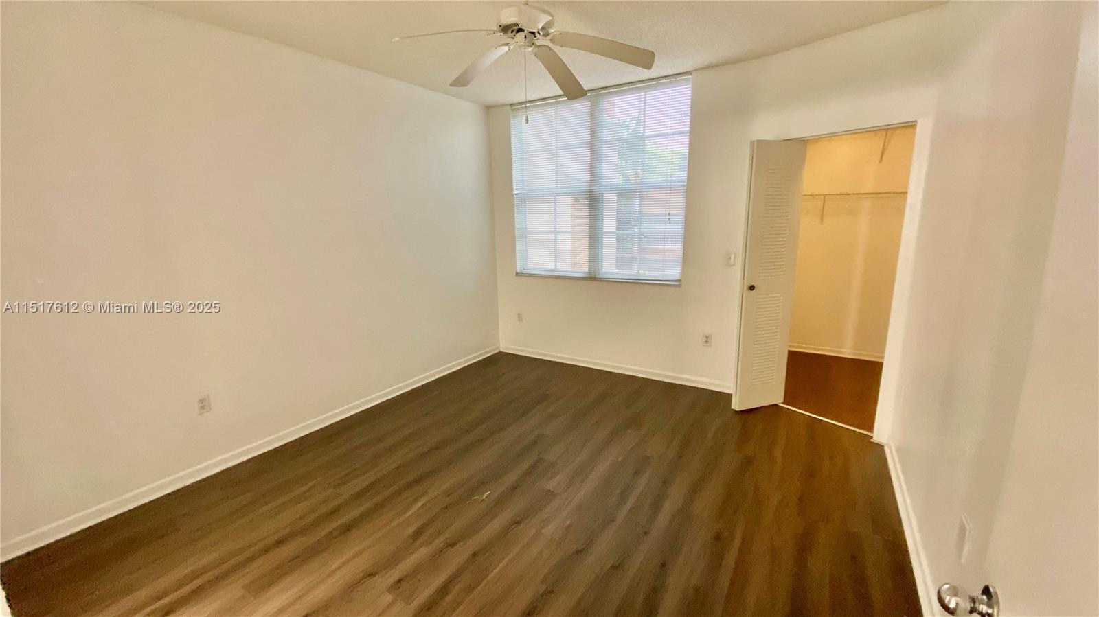 THE YACHT CLUB AT AVENTURA - Residential