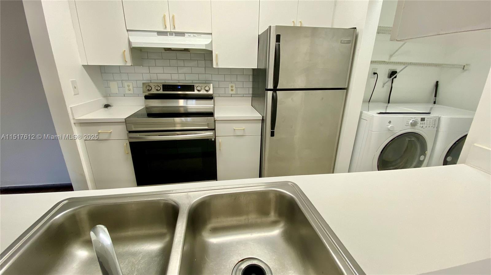 THE YACHT CLUB AT AVENTURA - Residential