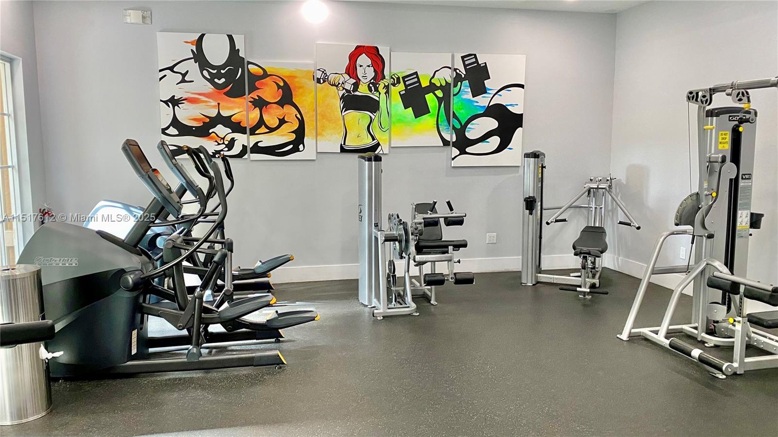 THE YACHT CLUB AT AVENTURA - Residential