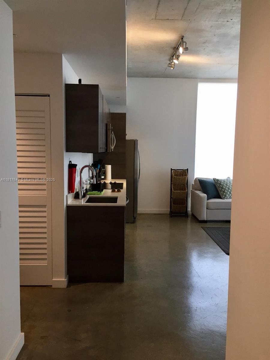 CENTRO CONDO - Residential Lease