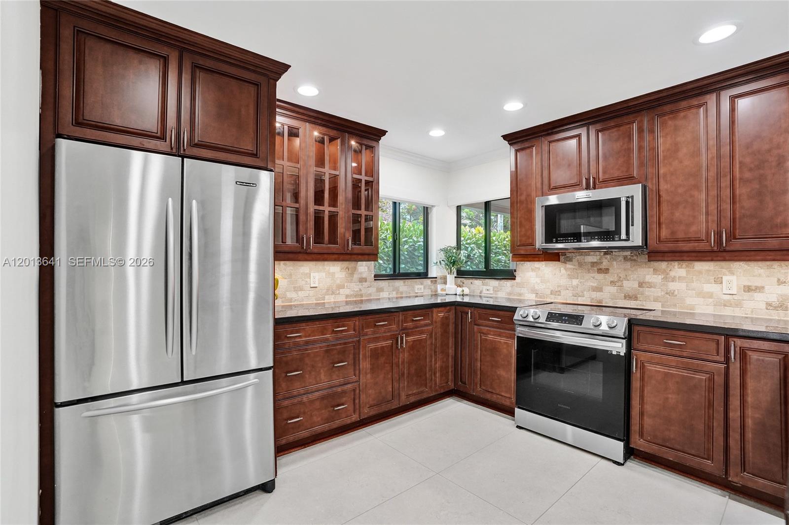TROPICAL GARDENS AMEN PLA - Residential Lease
