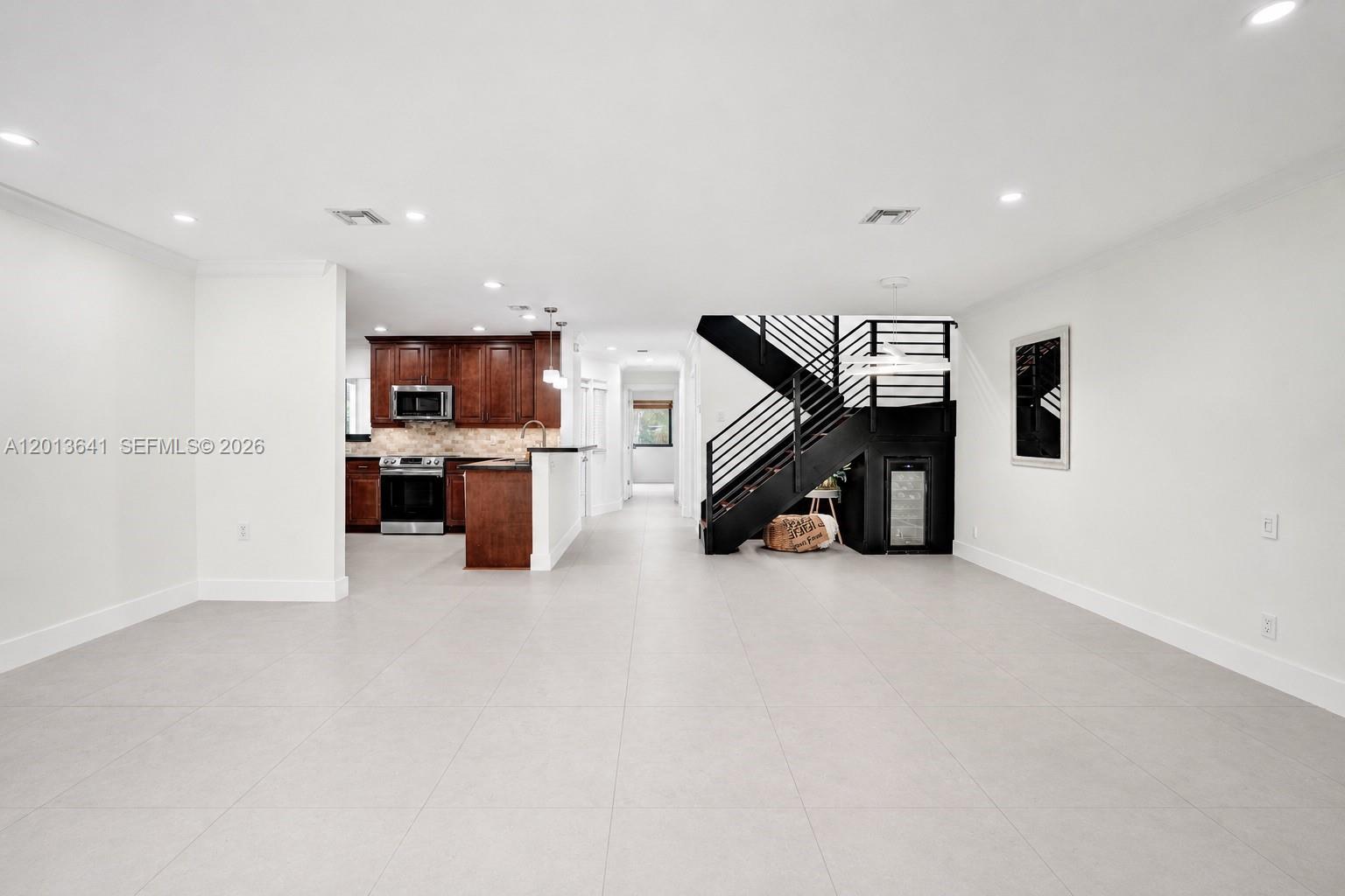 TROPICAL GARDENS AMEN PLA - Residential Lease