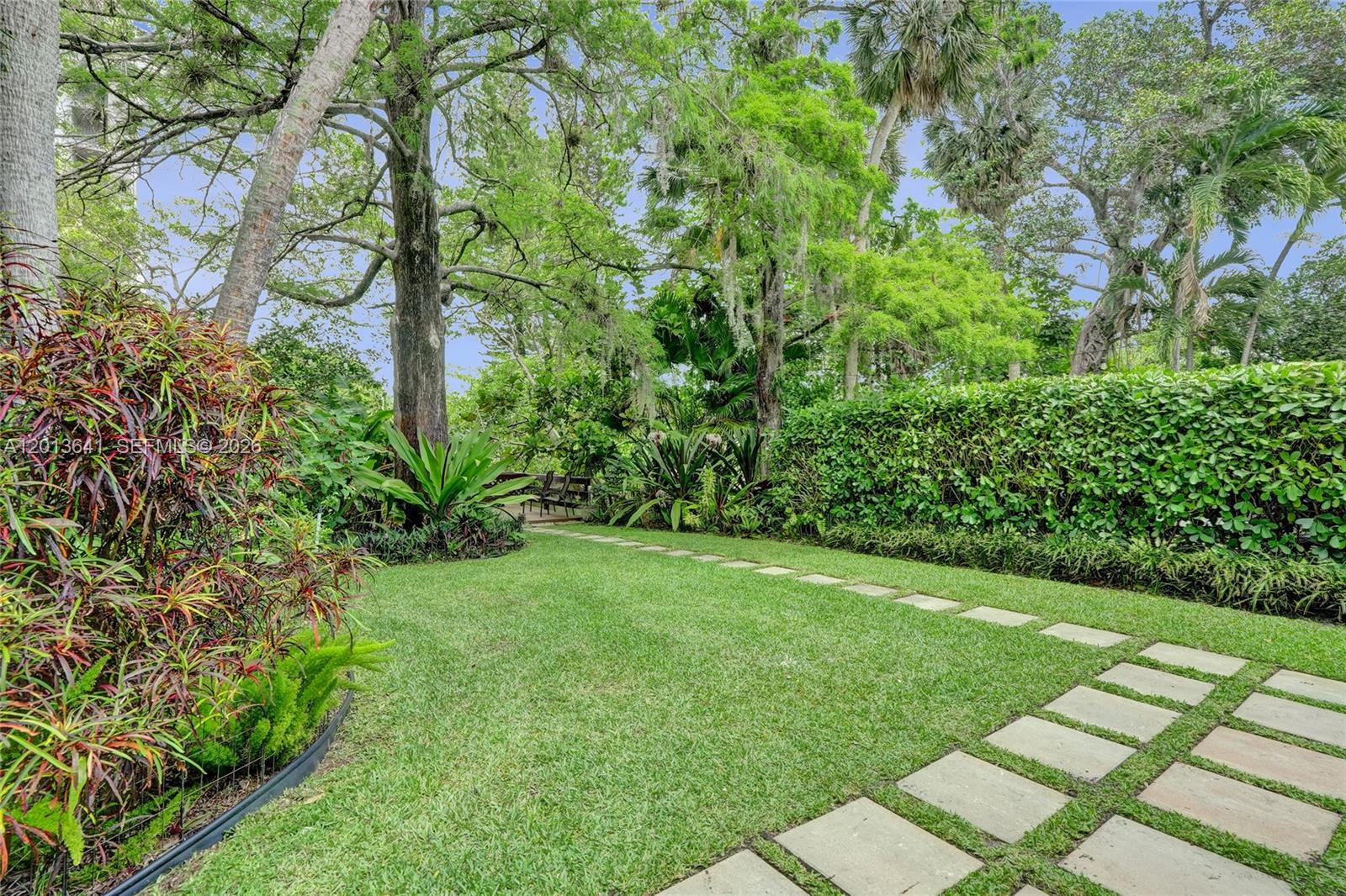 TROPICAL GARDENS AMEN PLA - Residential Lease