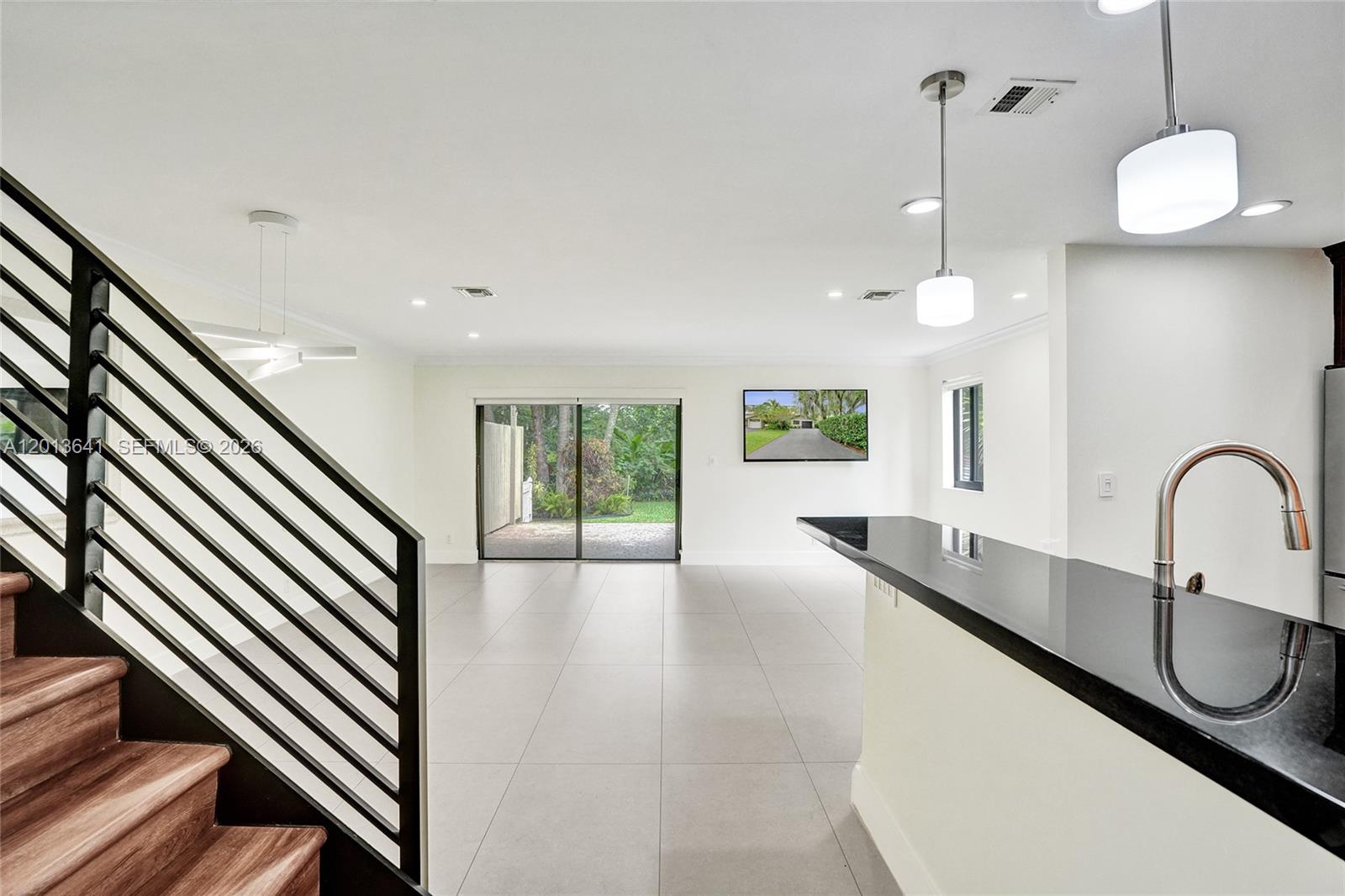 TROPICAL GARDENS AMEN PLA - Residential Lease